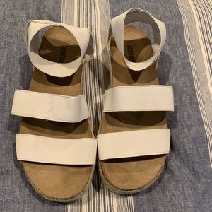 Platform sandals